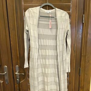 Cute CAbi brand long cardigan/duster in pale gray. NWT. Size M.